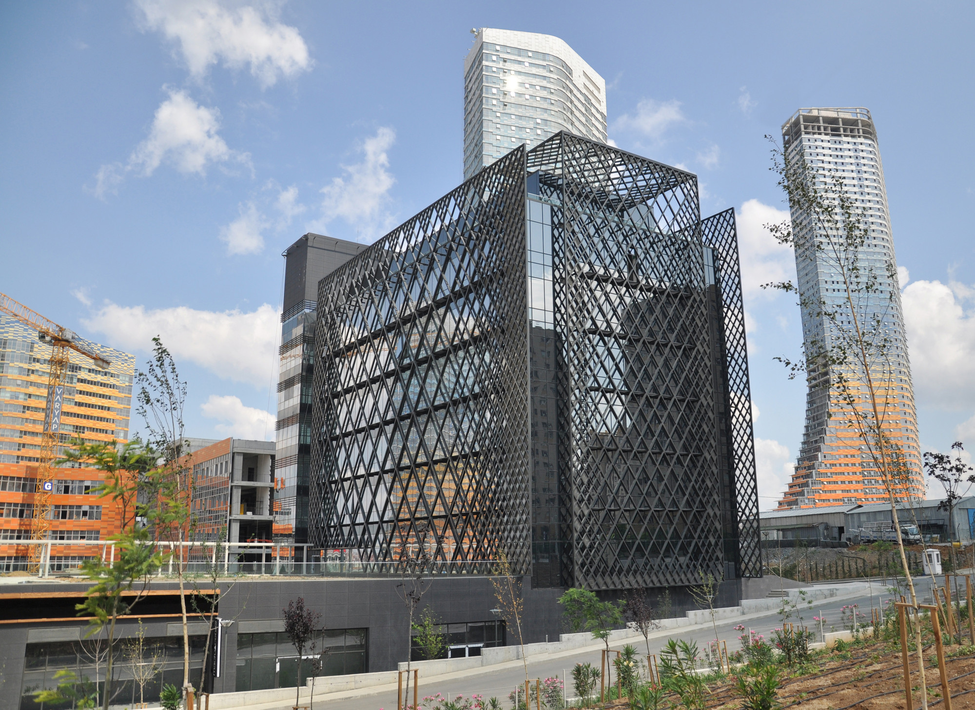 Varyap Meridian H Block